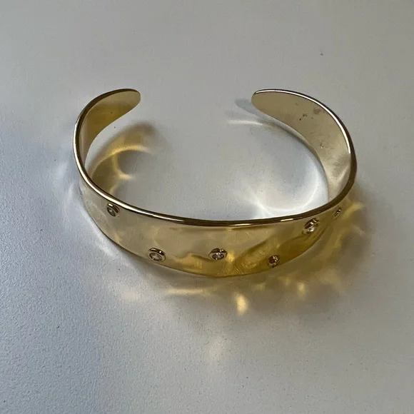 Gold hammered cuff bracelet new - Picture 2 of 3